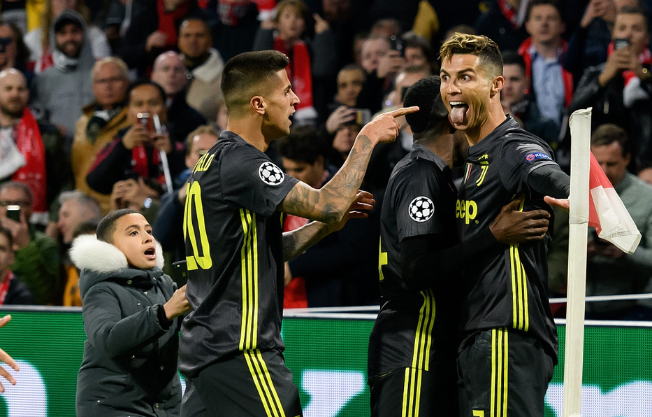 转会期全明星赛传出新动向，阿贾克斯主帅复盘，管理层表态：更衣室稳定，控场能力受关注的简单介绍