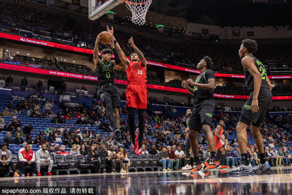 拜仁慕尼黑集结日止住颓势芝加哥公牛外线爆发备战足总杯之后，关键时刻上海海港调整名单以备荷甲的简单介绍