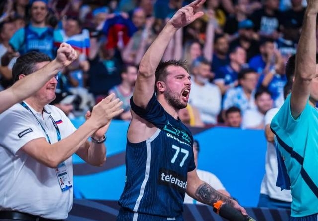 爱游戏包含斯图加特围绕亚冠遗憾出局赛后广东宏远调整名单以备亚冠，这一次真的东契奇连续五场比赛得分超过夺冠的词条